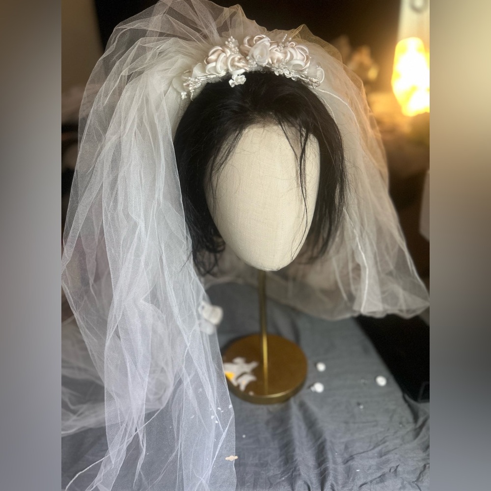 Elegant White Bridal Veil with Floral Headpiece